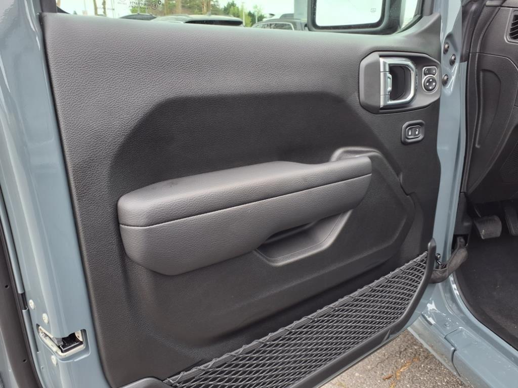 new 2025 Jeep Wrangler car, priced at $50,151