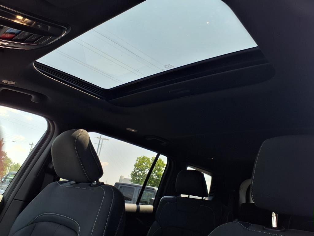 new 2025 Jeep Grand Cherokee L car, priced at $36,920