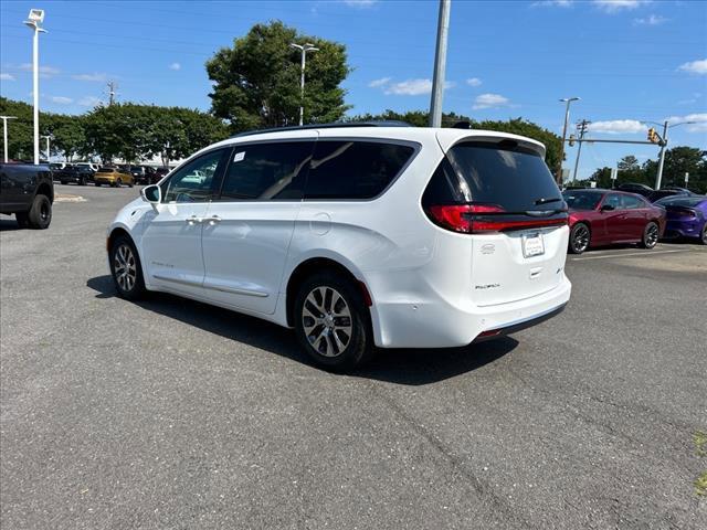 new 2024 Chrysler Pacifica car, priced at $59,118