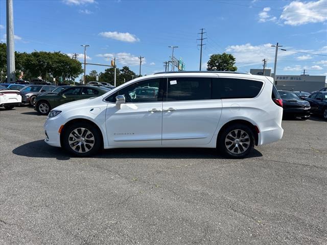 new 2024 Chrysler Pacifica car, priced at $59,118