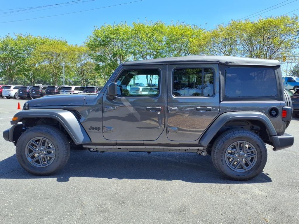 new 2025 Jeep Wrangler car, priced at $42,071