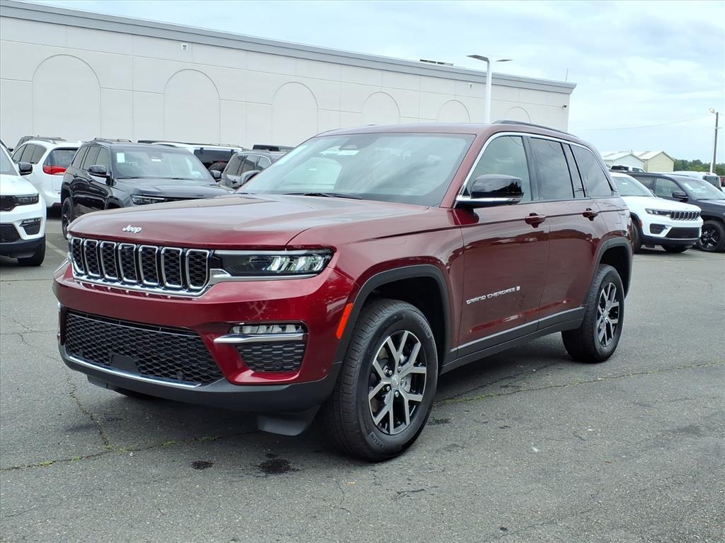 new 2025 Jeep Grand Cherokee car, priced at $43,738