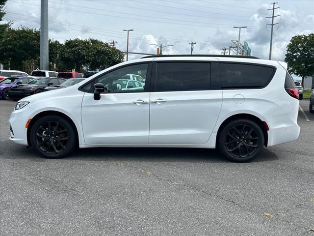 new 2024 Chrysler Pacifica car, priced at $48,458