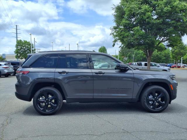 new 2025 Jeep Grand Cherokee car, priced at $52,127