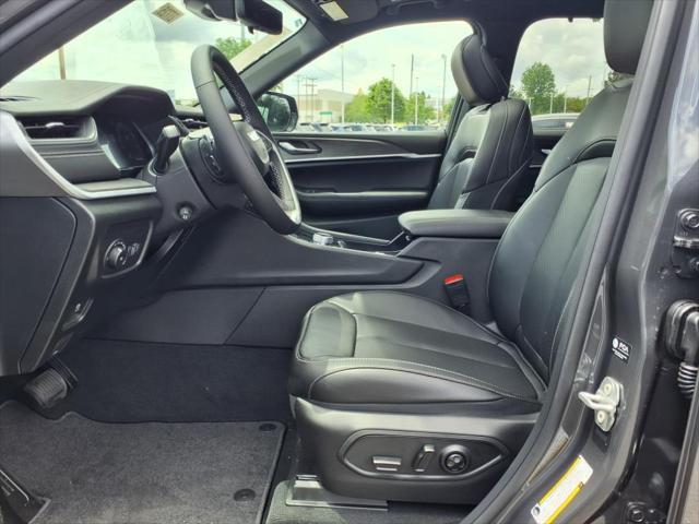 new 2025 Jeep Grand Cherokee car, priced at $52,127