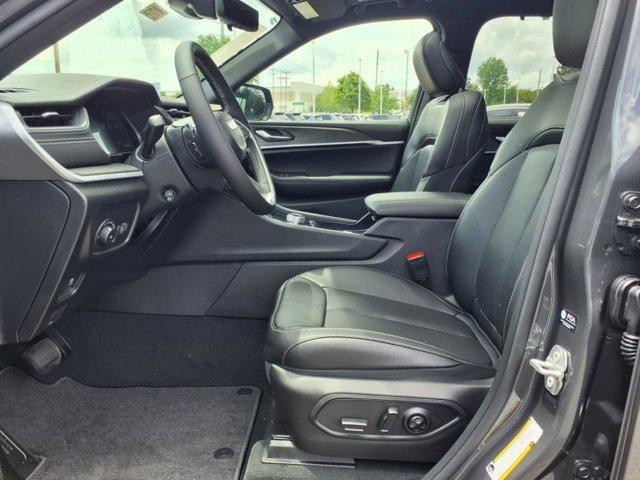 new 2025 Jeep Grand Cherokee car, priced at $54,389
