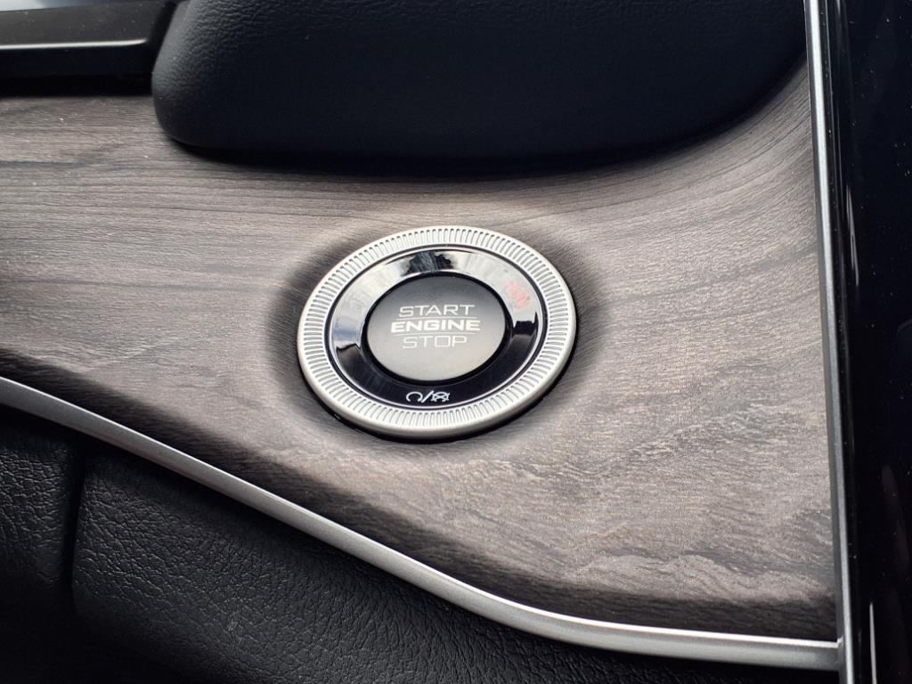 new 2025 Jeep Grand Cherokee car, priced at $52,127