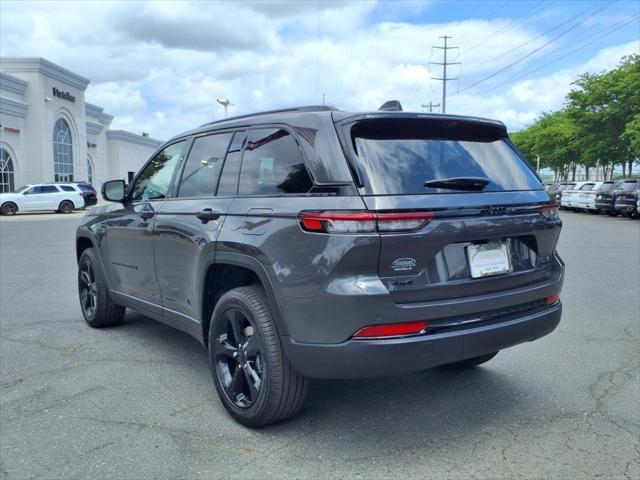 new 2025 Jeep Grand Cherokee car, priced at $52,127