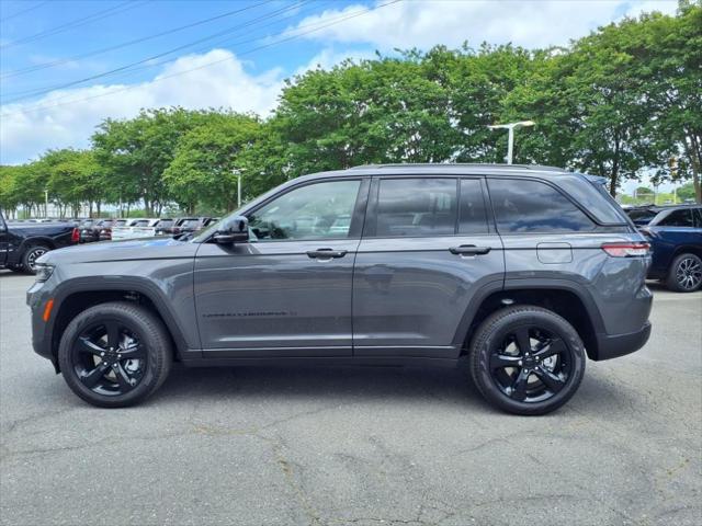 new 2025 Jeep Grand Cherokee car, priced at $52,127
