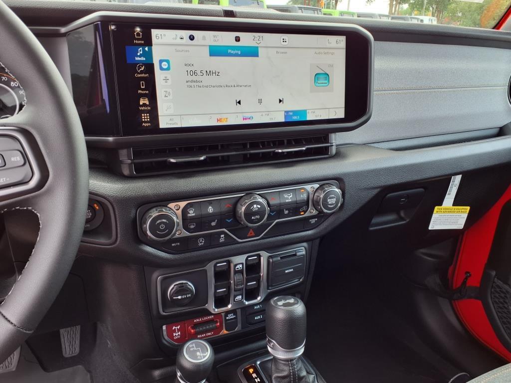 new 2025 Jeep Wrangler car, priced at $52,575