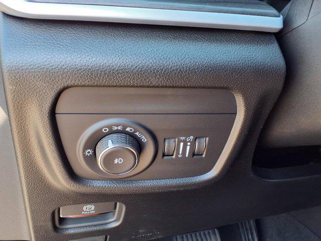 new 2025 Jeep Grand Cherokee car, priced at $51,697