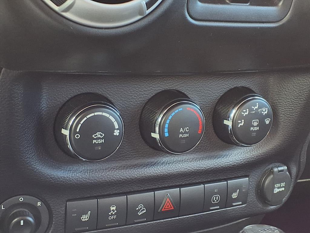 used 2015 Jeep Wrangler Unlimited car, priced at $19,558