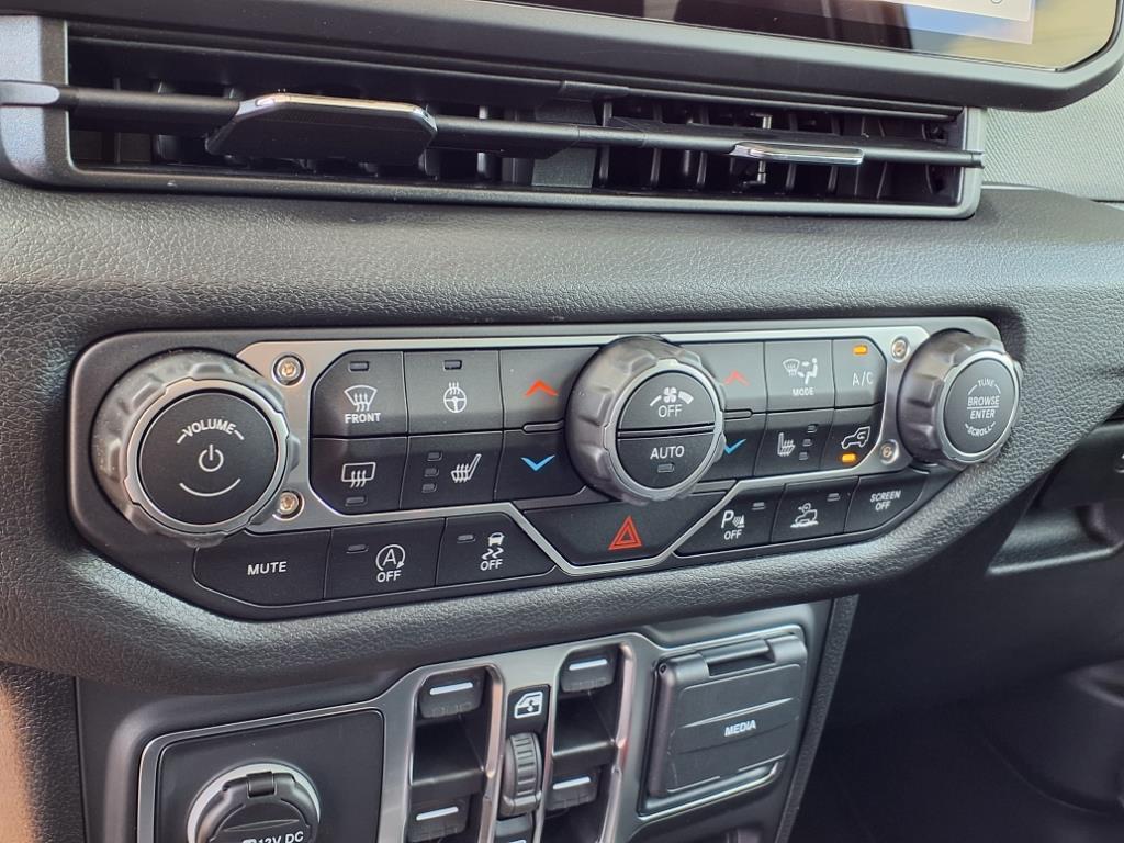 new 2025 Jeep Gladiator car, priced at $49,297