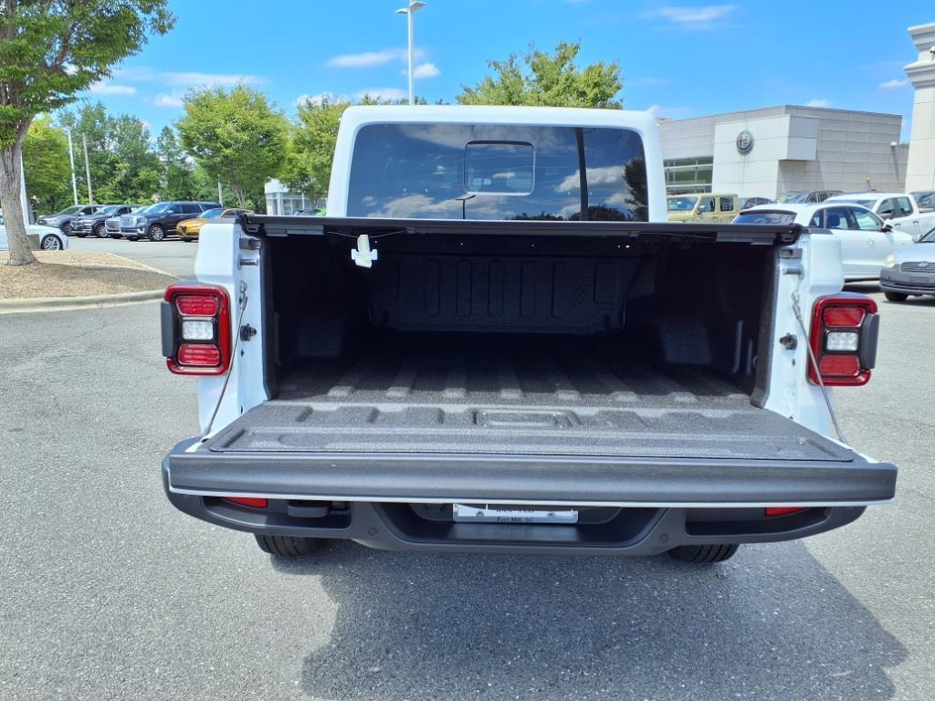 new 2025 Jeep Gladiator car, priced at $49,297