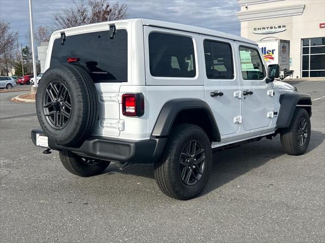 new 2025 Jeep Wrangler car, priced at $40,326