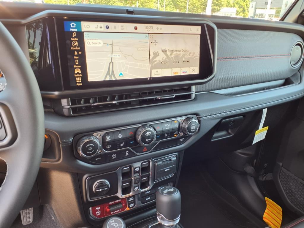 new 2025 Jeep Wrangler car, priced at $65,318