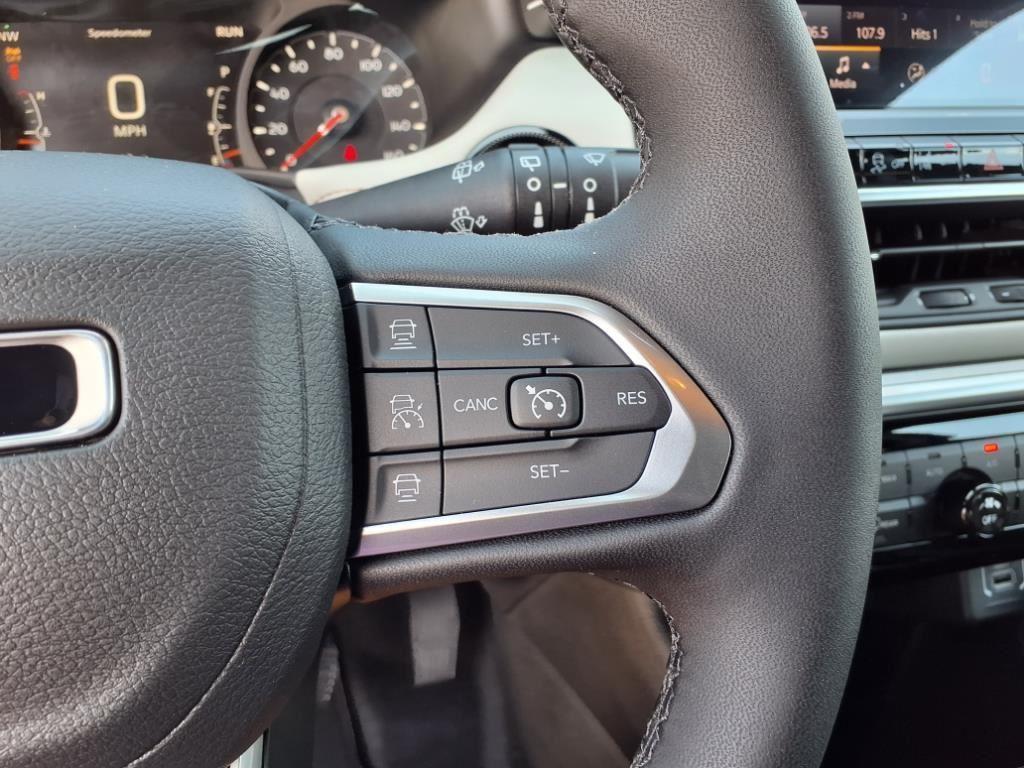 new 2025 Jeep Compass car, priced at $29,993