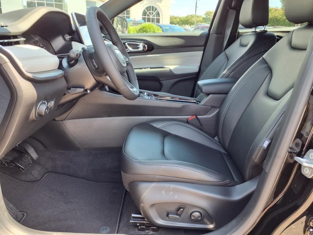 new 2025 Jeep Compass car, priced at $29,993