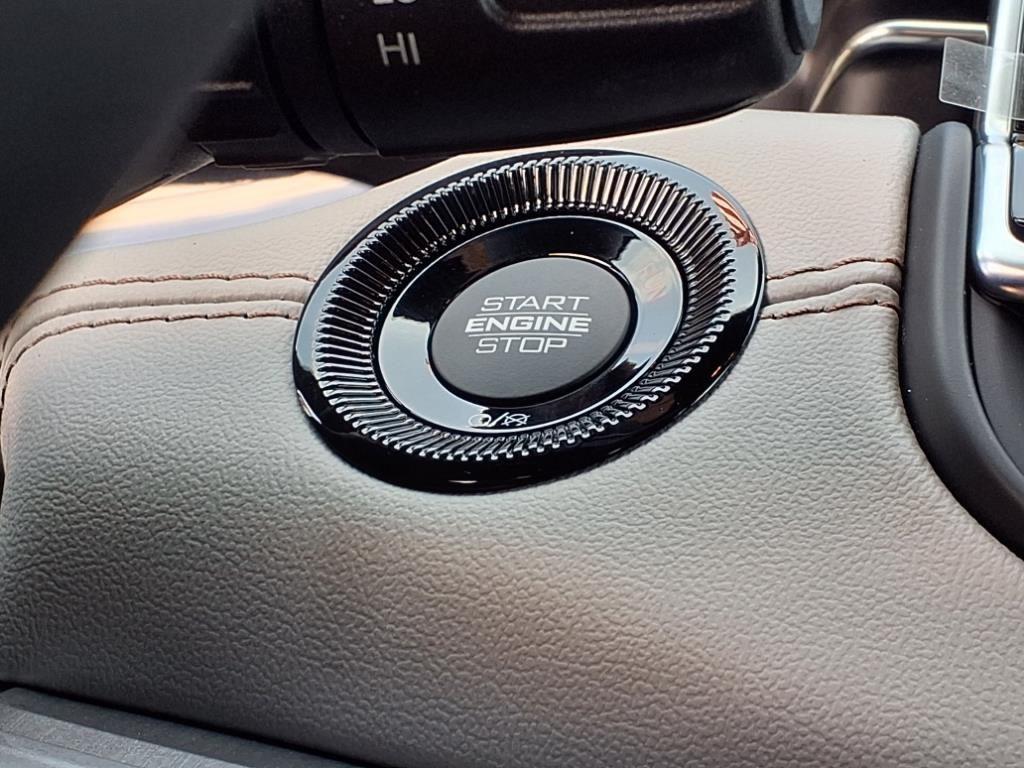 new 2025 Jeep Compass car, priced at $29,993