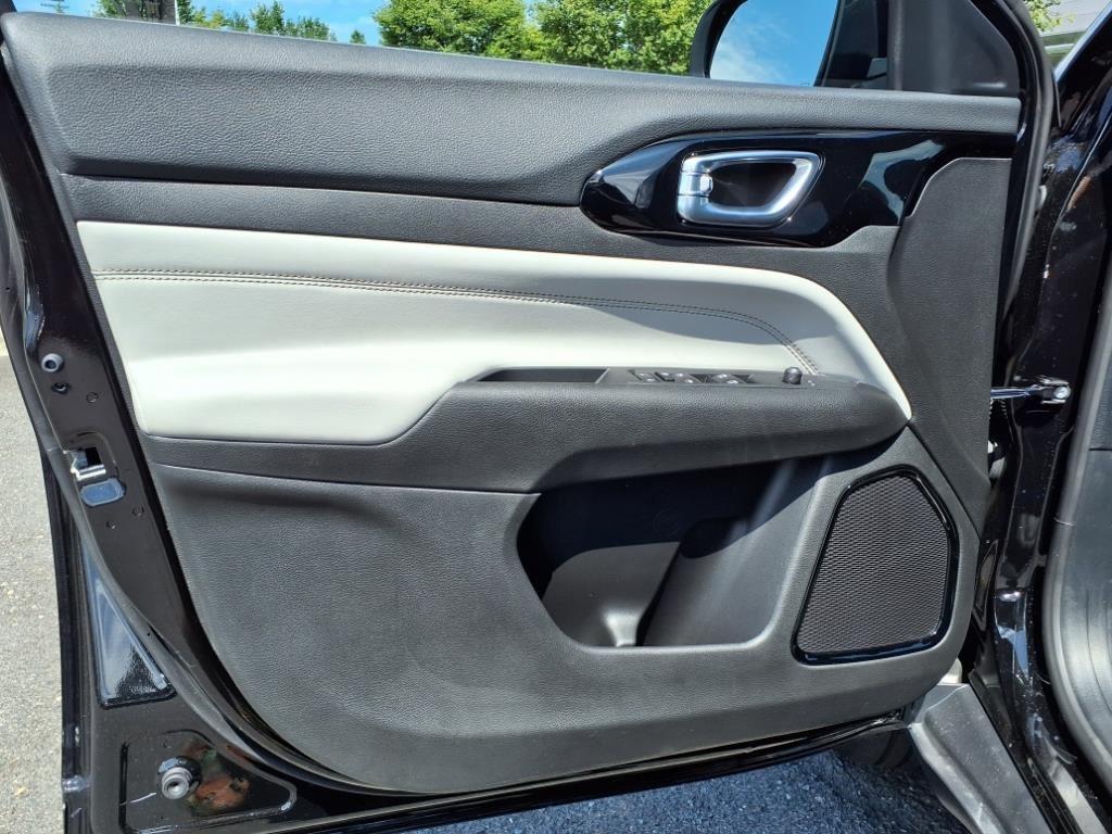 new 2025 Jeep Compass car, priced at $29,993