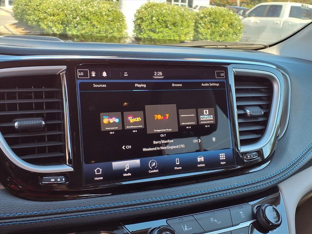 used 2021 Chrysler Pacifica Hybrid car, priced at $23,288