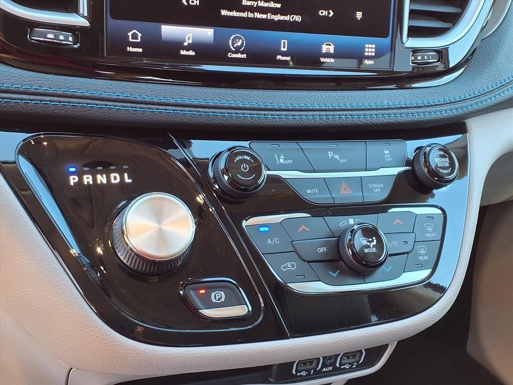 used 2021 Chrysler Pacifica Hybrid car, priced at $23,288