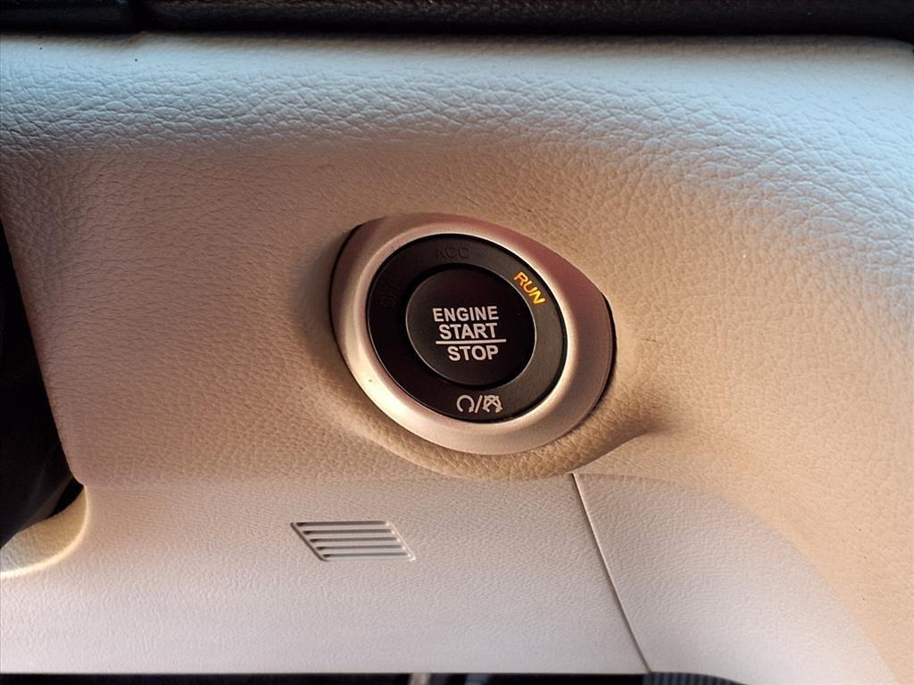 used 2021 Chrysler Pacifica Hybrid car, priced at $23,288