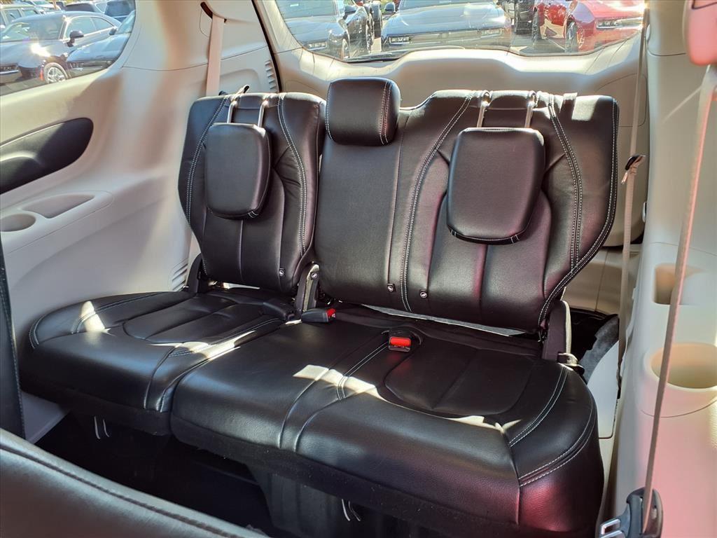 used 2021 Chrysler Pacifica Hybrid car, priced at $23,288