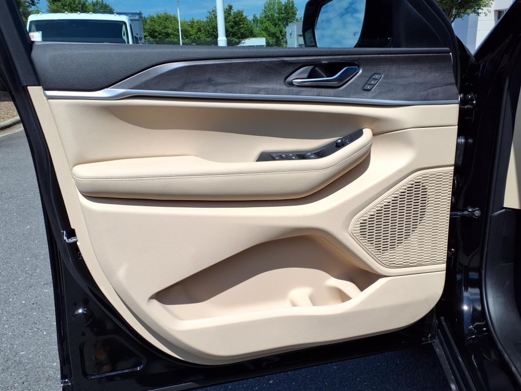new 2025 Jeep Grand Cherokee L car, priced at $47,887