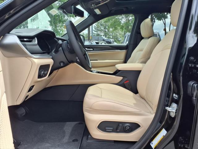 new 2025 Jeep Grand Cherokee car, priced at $45,492