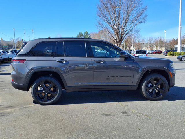 new 2025 Jeep Grand Cherokee car, priced at $51,697