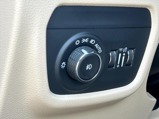 new 2025 Jeep Grand Cherokee car, priced at $47,907