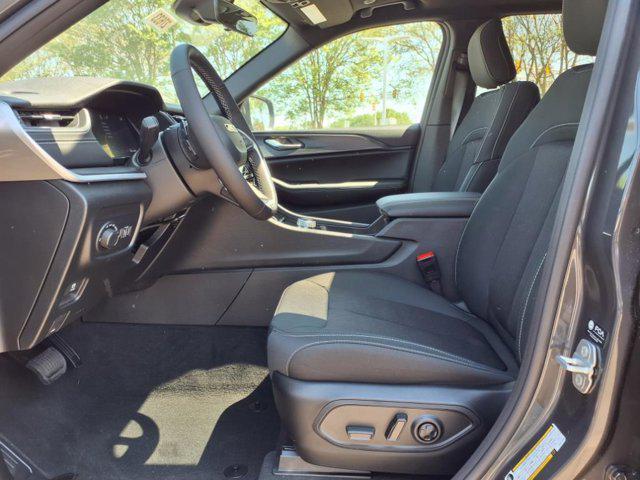 new 2025 Jeep Grand Cherokee car, priced at $41,438