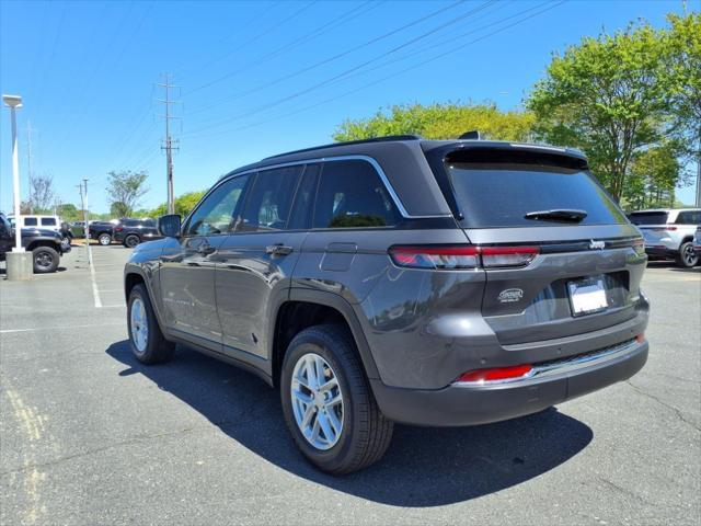 new 2025 Jeep Grand Cherokee car, priced at $40,098