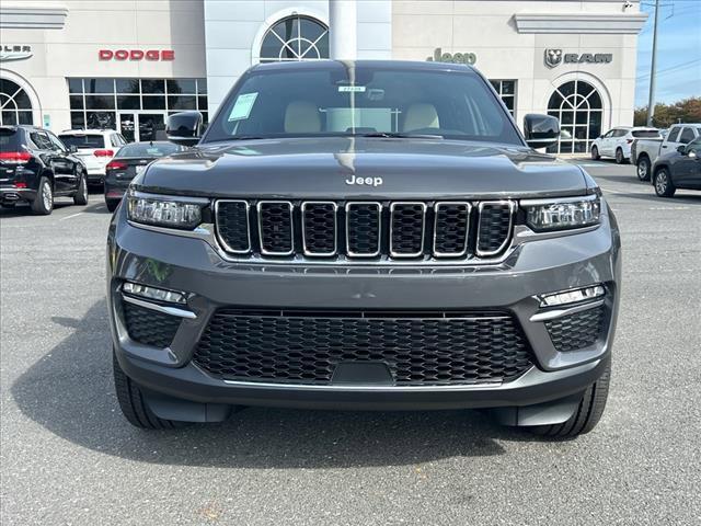 new 2025 Jeep Grand Cherokee car, priced at $49,137