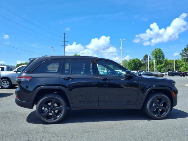 new 2025 Jeep Grand Cherokee car, priced at $44,290