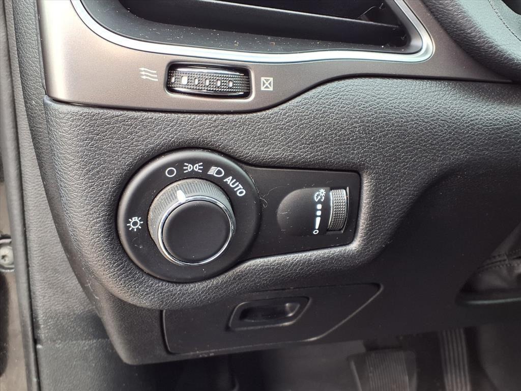 used 2020 Jeep Cherokee car, priced at $14,490