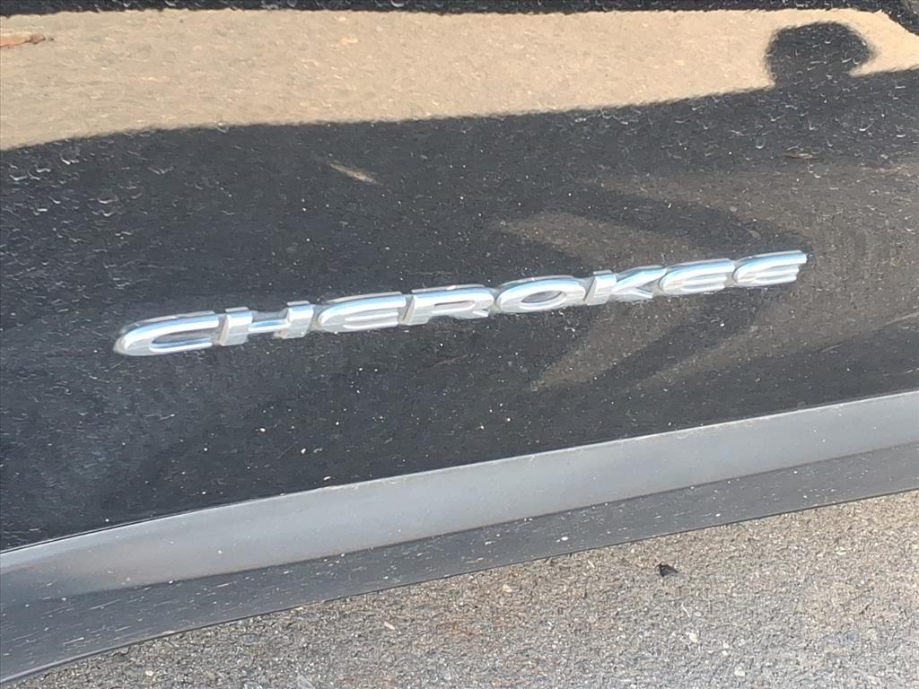 used 2020 Jeep Cherokee car, priced at $13,995