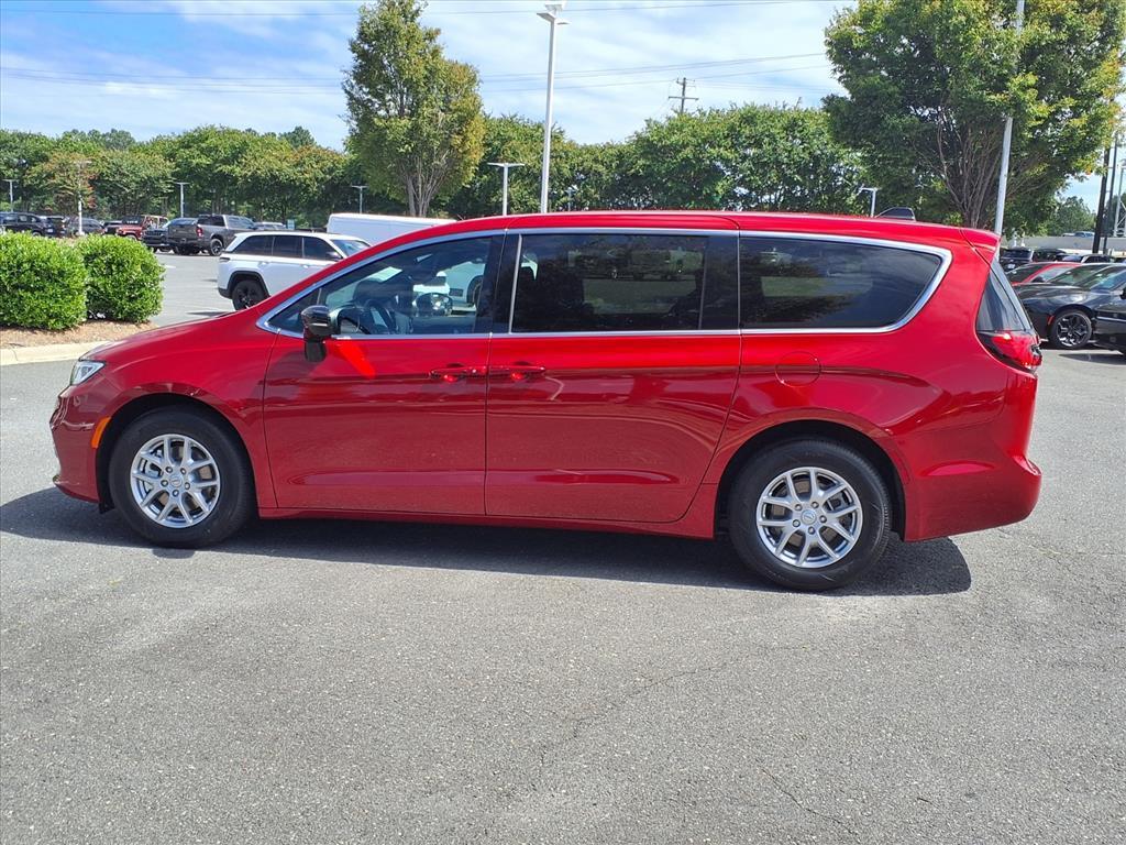 new 2026 Chrysler Pacifica car, priced at $43,955