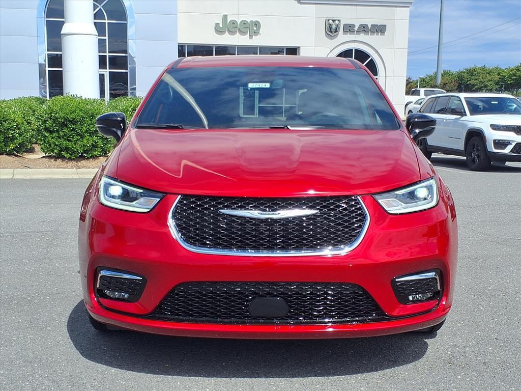 new 2026 Chrysler Pacifica car, priced at $43,955