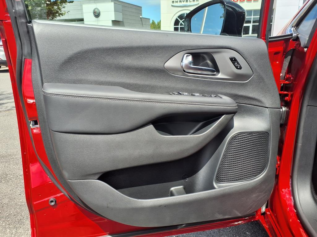 new 2026 Chrysler Pacifica car, priced at $43,955