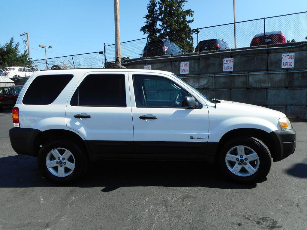 used 2005 Ford Escape Hybrid car, priced at $5,995