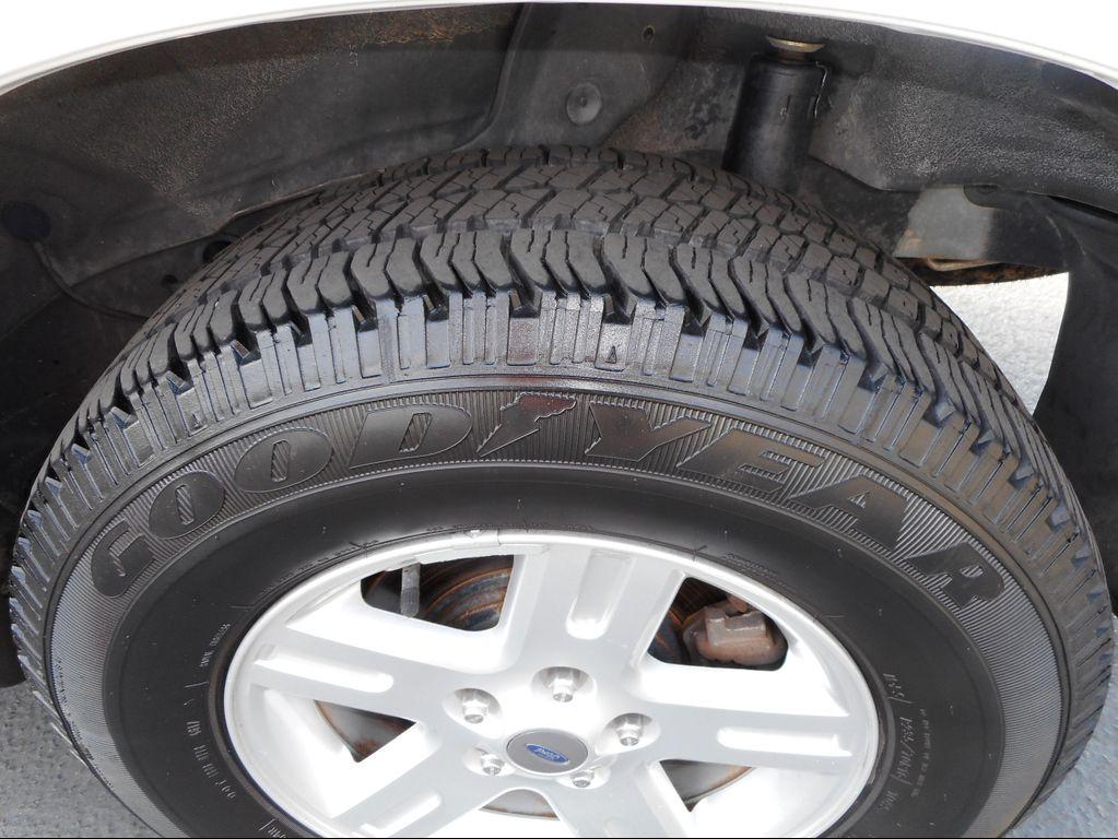 used 2007 Ford Escape Hybrid car, priced at $9,995