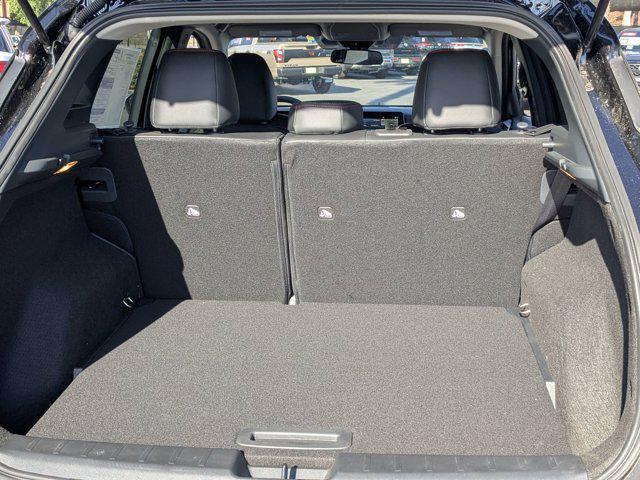 new 2025 Nissan Kicks car, priced at $27,252
