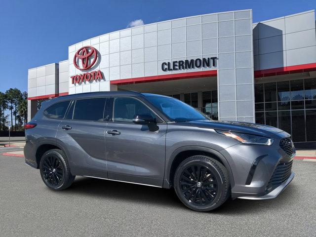used 2023 Toyota Highlander car