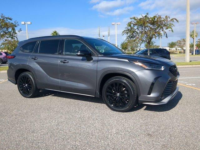 used 2023 Toyota Highlander car