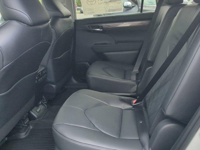 new 2025 Toyota Highlander car, priced at $55,199