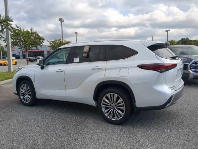 new 2025 Toyota Highlander car, priced at $55,199