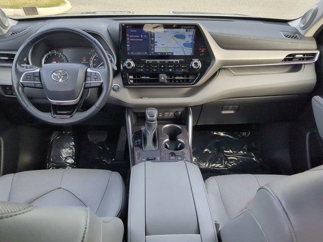 used 2022 Toyota Highlander car