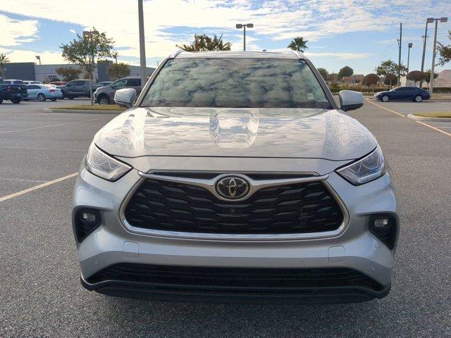 used 2022 Toyota Highlander car